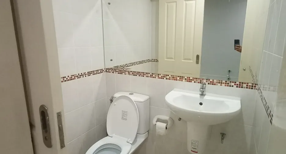 For rent 3 bedrooms townhouse in Bang Kapi, Bangkok