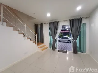 Аренда 3 спальни таунхаус в Банг Капи, Бангкок