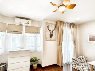 出租 3 卧室 独立屋 在 Phra Khanong, 曼谷