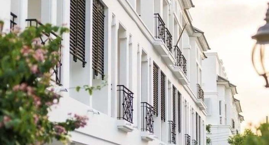 For rent 3 ベッドルーム house in Phra Khanong, Bangkok