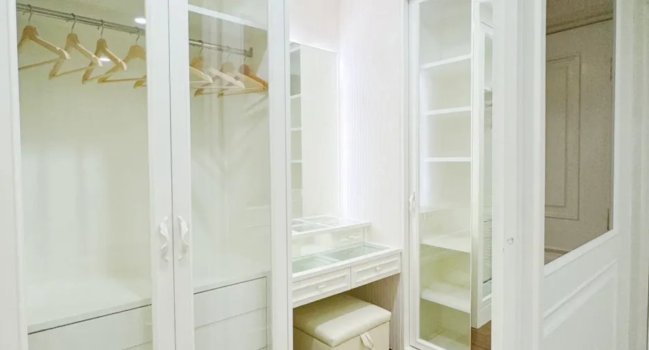 Haus zur Miete mit 3 Zimmer in Phra Khanong, Bangkok
