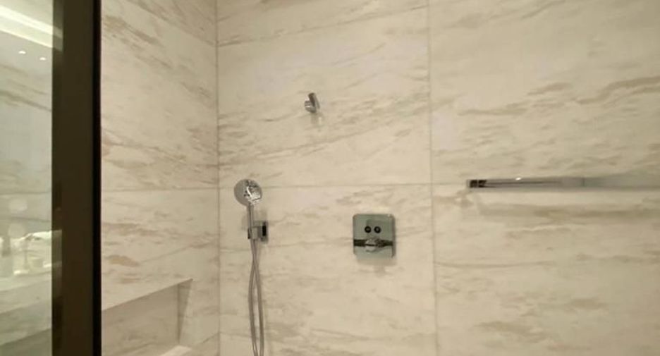 For rent 2 bedrooms condo in Pathum Wan, Bangkok