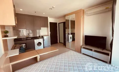 Wohnung zur Miete mit Studio in Huai Khwang, Bangkok