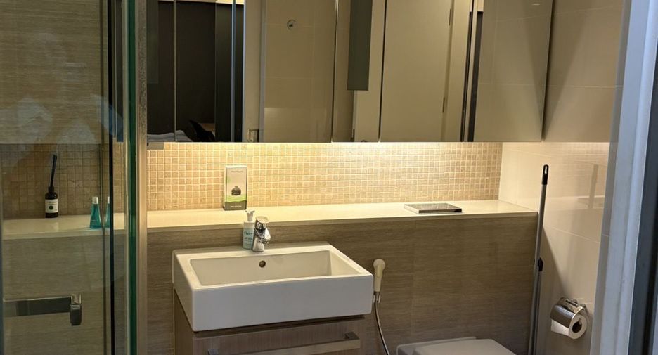 For rent 1 bed condo in Khlong Toei, Bangkok