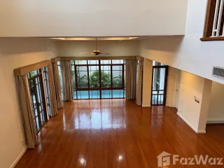 Casa en alquiler de 4 habitaciones en Watthana, Bangkok