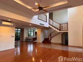 Casa en alquiler de 4 habitaciones en Watthana, Bangkok