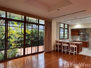 Casa en alquiler de 4 habitaciones en Watthana, Bangkok
