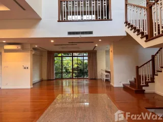 Casa en alquiler de 4 habitaciones en Watthana, Bangkok