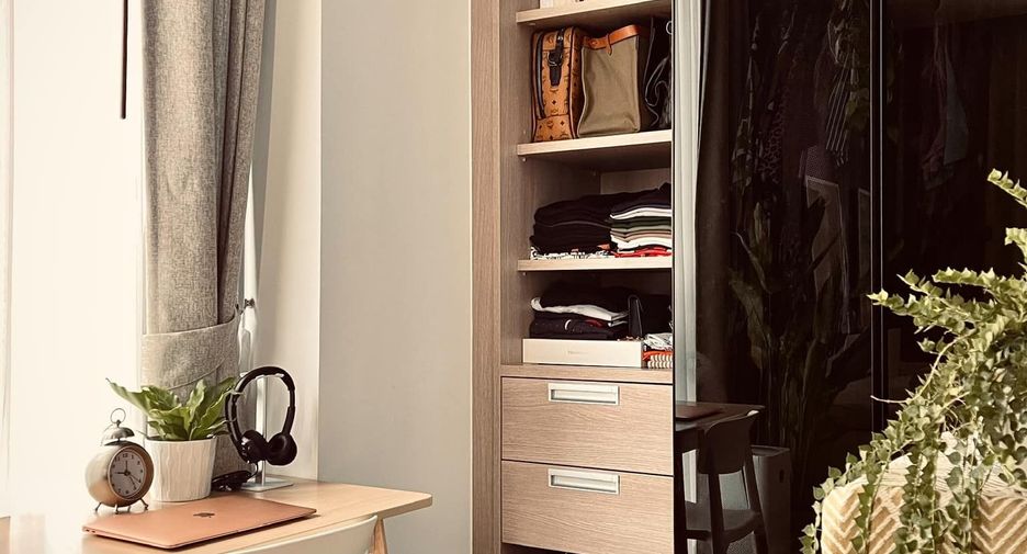For rent 2 bedrooms condo in Huai Khwang, Bangkok
