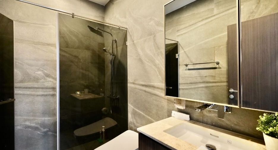 For rent 2 bedrooms condo in Ratchathewi, Bangkok