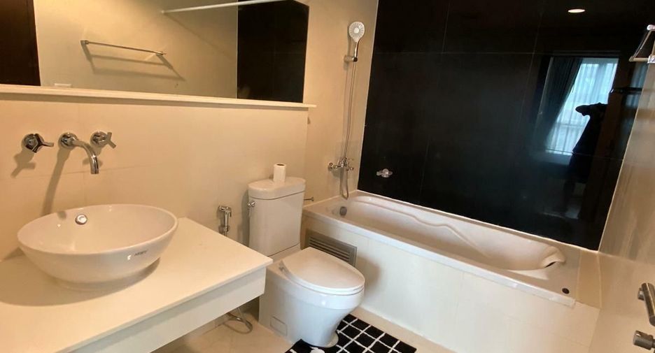For rent 1 bed condo in Khlong Toei, Bangkok