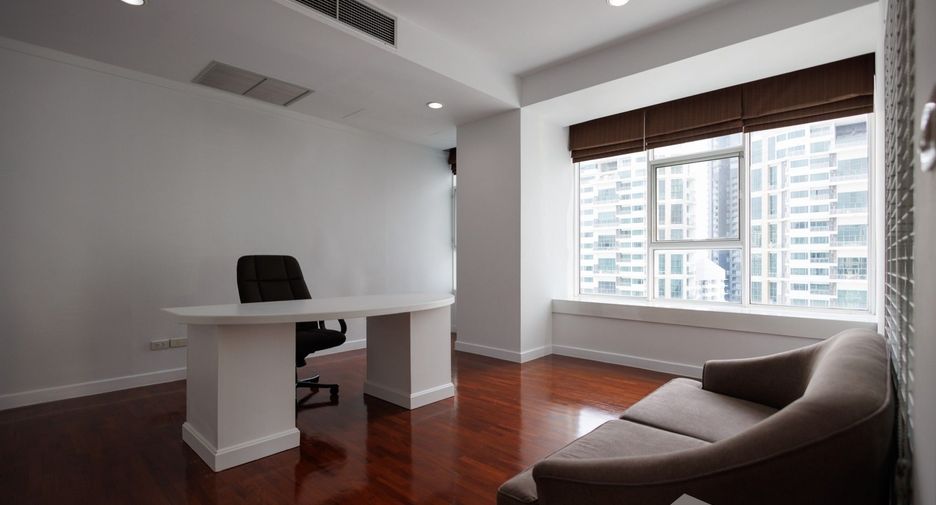 Wohnung zur Miete mit 4 Zimmer in Khlong Toei, Bangkok