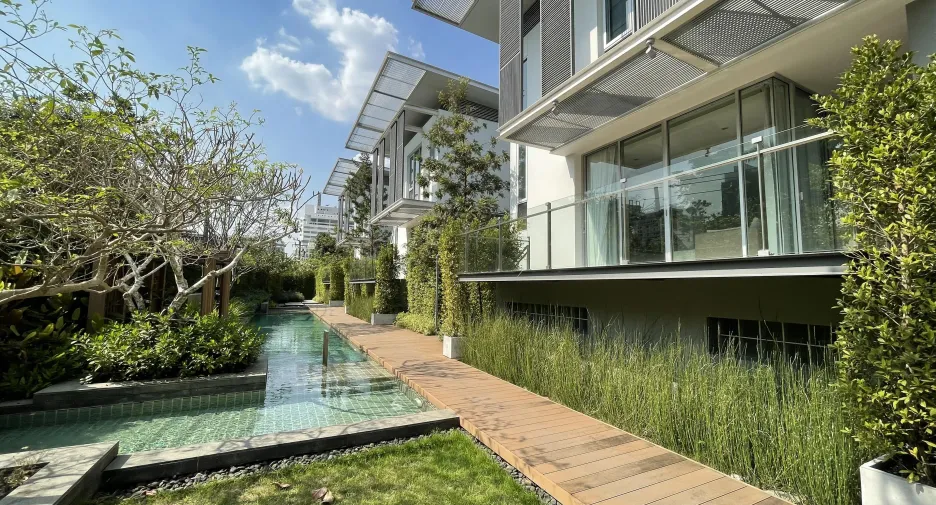 For rent 2 bedrooms house in Huai Khwang, Bangkok