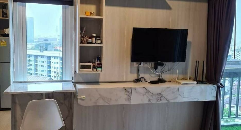For rent studio condo in Huai Khwang, Bangkok