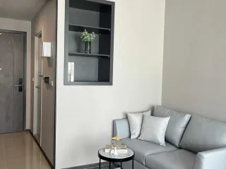 Wohnung zur Miete mit Studio in Bang Rak, Bangkok