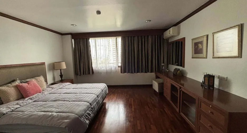 For rent 1 bed condo in Khlong Toei, Bangkok