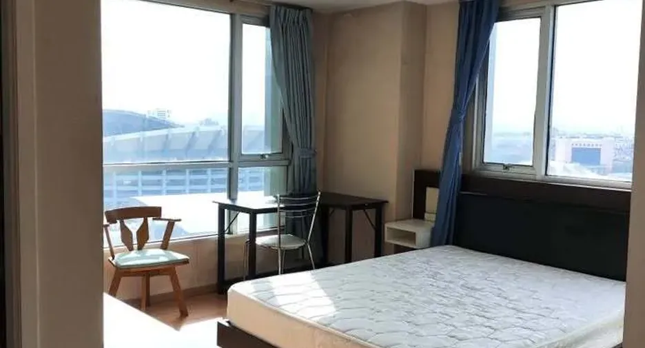 For rent 2 bedrooms condo in Bang Kapi, Bangkok