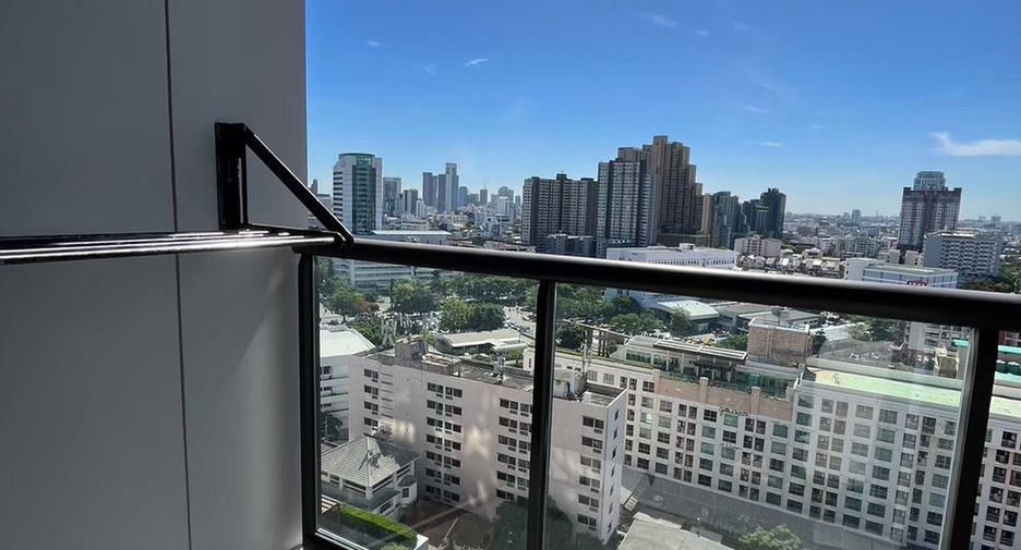 For rent 1 bed condo in Phaya Thai, Bangkok