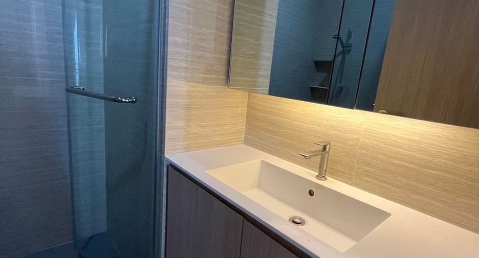 For rent 1 bed condo in Phaya Thai, Bangkok