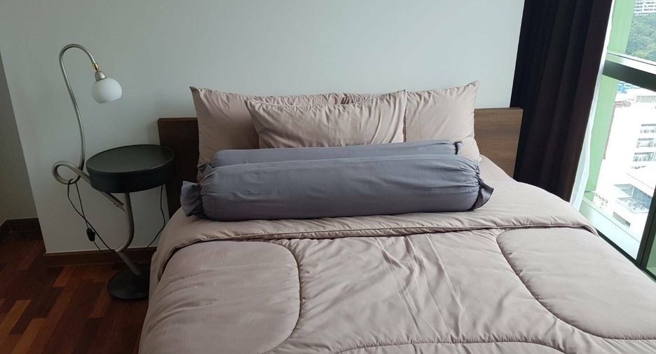 For rent 2 bedrooms condo in Pathum Wan, Bangkok