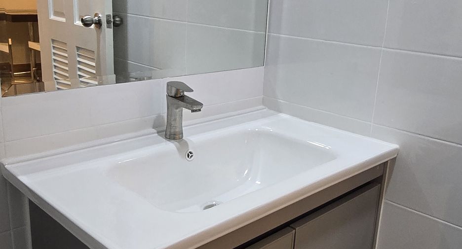 For rent 1 bed condo in Ratchathewi, Bangkok