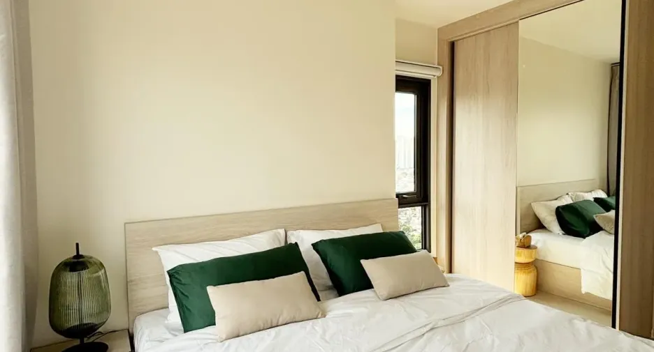 For rent 2 bedrooms condo in Khlong San, Bangkok
