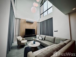 Casa en alquiler de 4 habitaciones en Phra Khanong, Bangkok