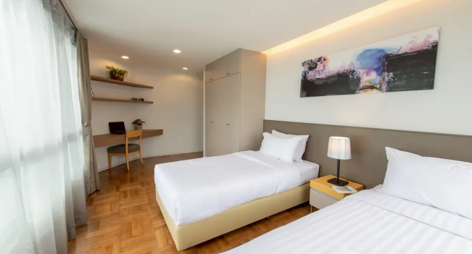 For rent 3 bedrooms condo in Yan Nawa, Bangkok