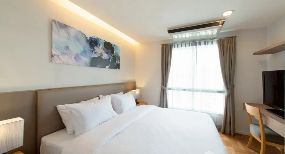 For rent 3 bedrooms condo in Yan Nawa, Bangkok