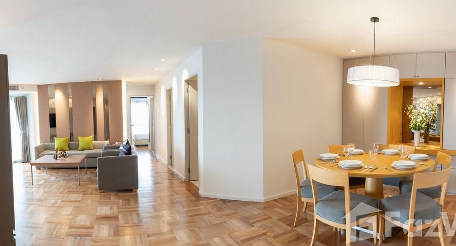 For rent 3 bedrooms condo in Yan Nawa, Bangkok
