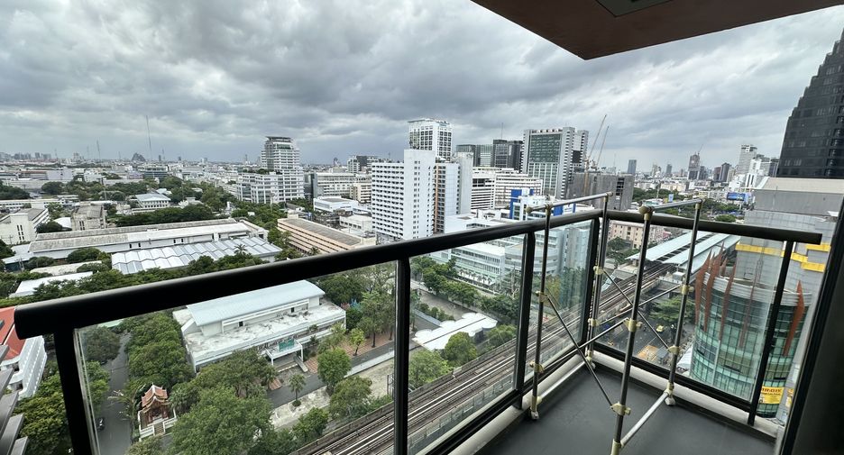 For rent 2 bedrooms condo in Ratchathewi, Bangkok