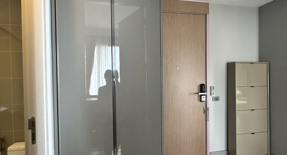 For rent 2 bedrooms condo in Ratchathewi, Bangkok