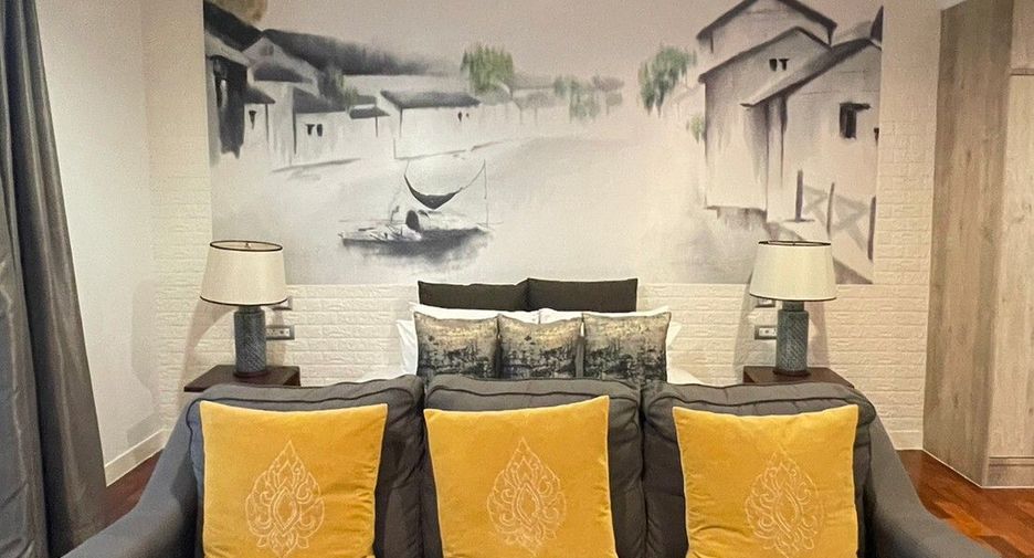 For rent 3 bedrooms condo in Pathum Wan, Bangkok