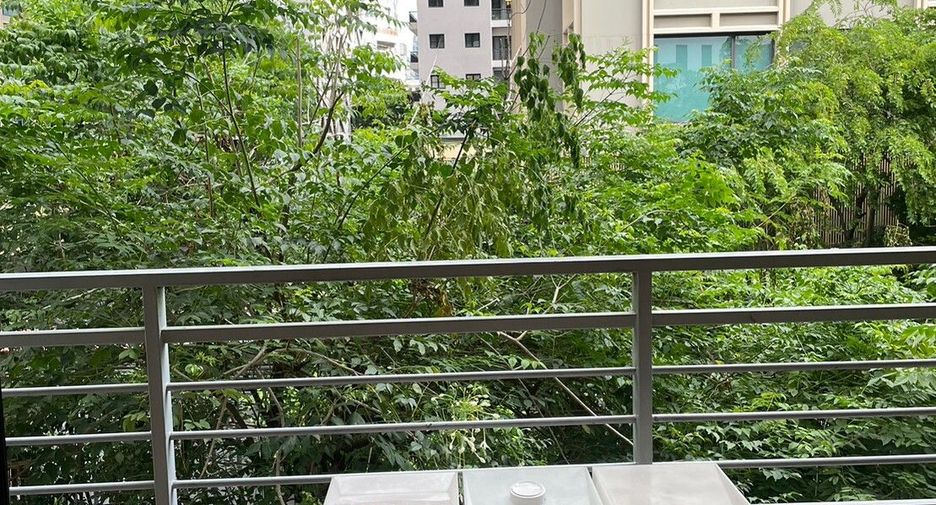 For rent 3 bedrooms condo in Pathum Wan, Bangkok