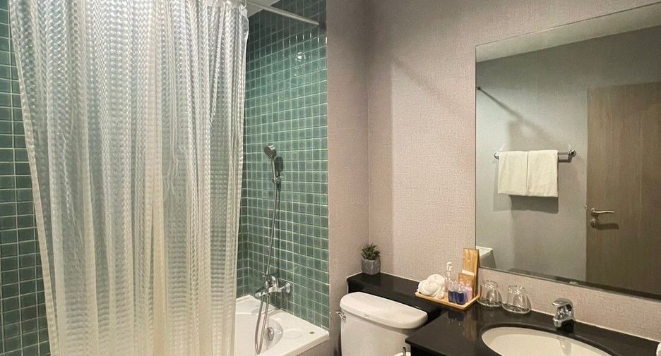 For rent 3 bedrooms condo in Pathum Wan, Bangkok