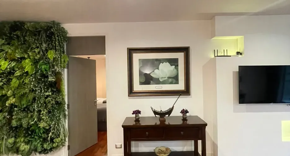 For rent 3 bedrooms condo in Pathum Wan, Bangkok