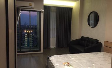 À louer studio condo à Phra Khanong, Bangkok