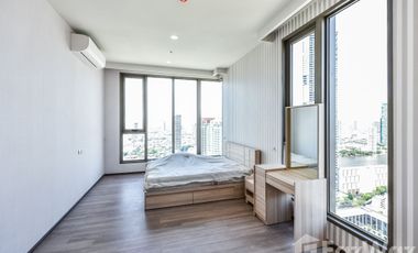 Condo en alquiler de 3 habitaciones en Bang Kho Laem, Bangkok