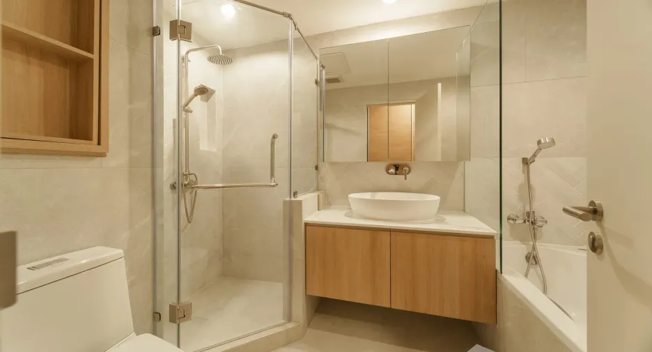 For rent 2 bedrooms condo in Khlong Toei, Bangkok