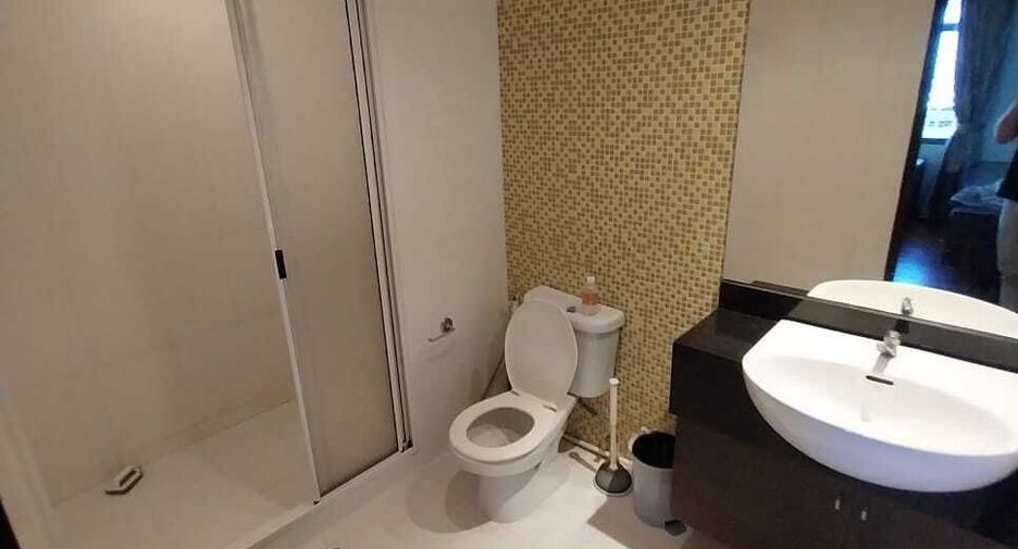 For rent 1 bed condo in Phra Khanong, Bangkok