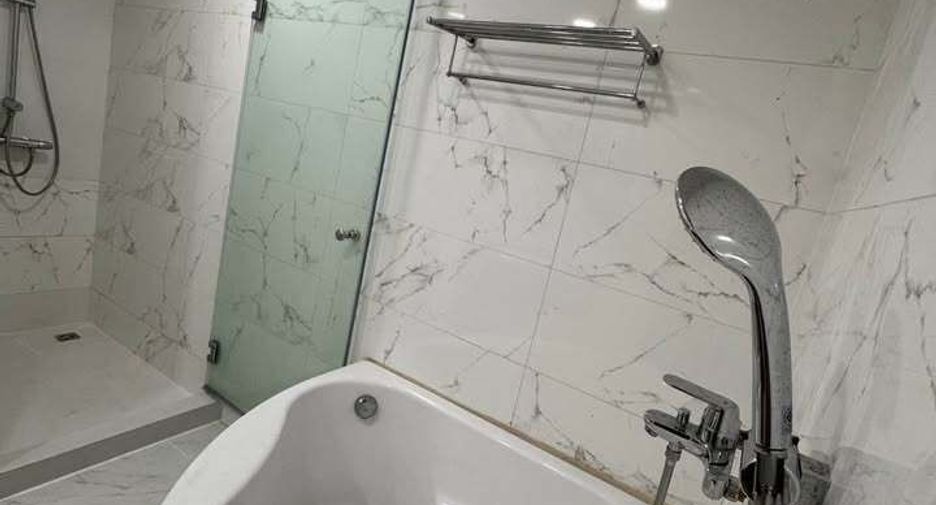 For rent 2 bedrooms apartment in Pathum Wan, Bangkok