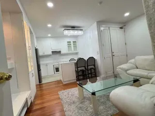 For rent 2 ベッドルーム apartment in Pathum Wan, Bangkok