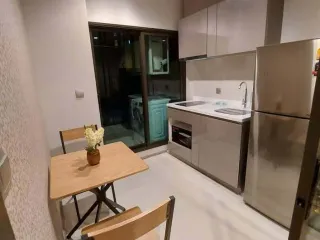À louer 1 chambre condo à Huai Khwang, Bangkok