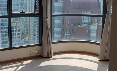 For rent 2 bedrooms condo in Pathum Wan, Bangkok