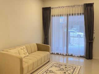For rent 3 bedrooms townhouse in Prawet, Bangkok