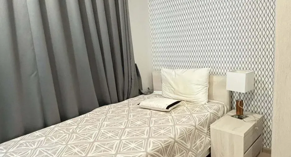 For rent 2 bedrooms condo in Huai Khwang, Bangkok