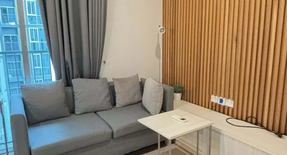 For rent 2 bedrooms condo in Huai Khwang, Bangkok