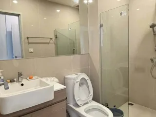 Wohnung zur Miete mit 2 Zimmer in Huai Khwang, Bangkok