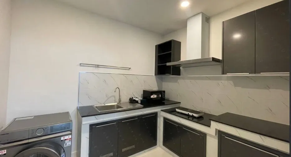 Casa en alquiler de 4 habitaciones en Bang Khen, Bangkok