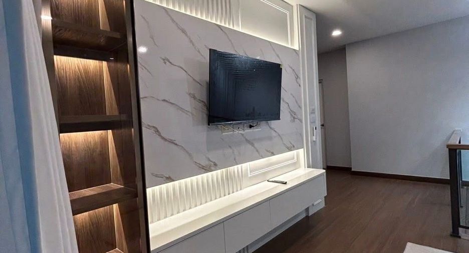Casa en alquiler de 4 habitaciones en Bang Khen, Bangkok